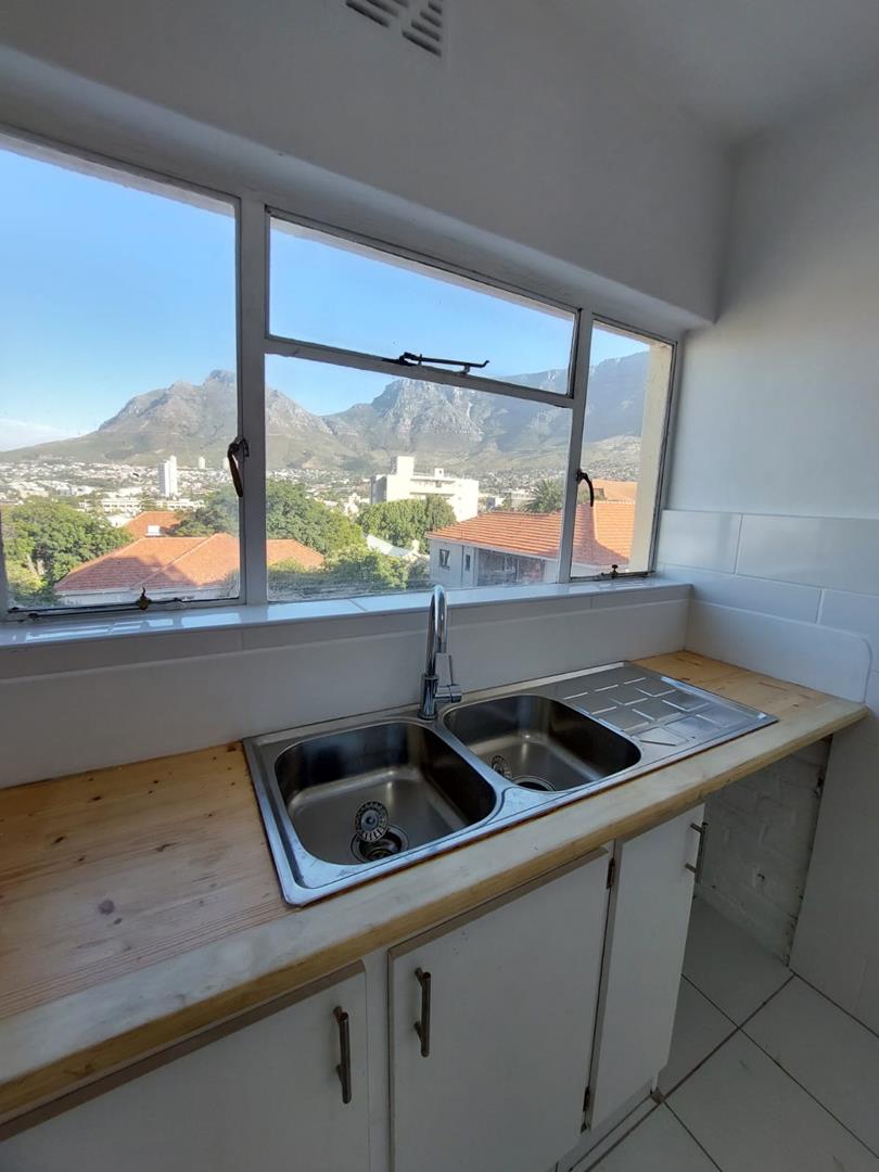 To Let 2 Bedroom Property for Rent in Tamboerskloof Western Cape